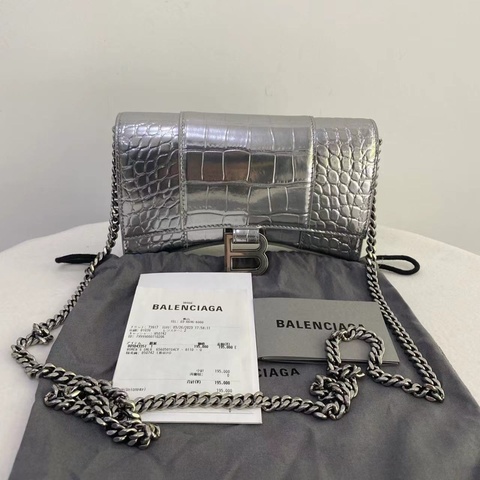 Balenciaga 巴黎世家銀色壓紋鏈條女士迷你沙漏斜挎包