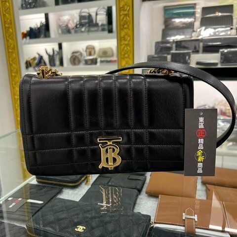 東區正精品㊣BURBERRY 8059509 LOLA 全新小款黑色羊皮全皮車線TB金釦金鍊帶釦式翻蓋斜背包 RA1681
