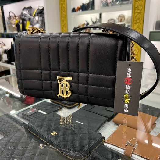 東區正精品㊣BURBERRY 8059509 LOLA 全新小款黑色羊皮全皮車線TB金釦金鍊帶釦式翻蓋斜背包 RA1681-1