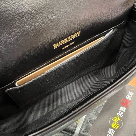 東區正精品㊣BURBERRY 80594921 LOLA 全新迷你黑色羊皮全皮車線TB金釦金鍊帶釦式翻蓋斜背包 RA1512-4