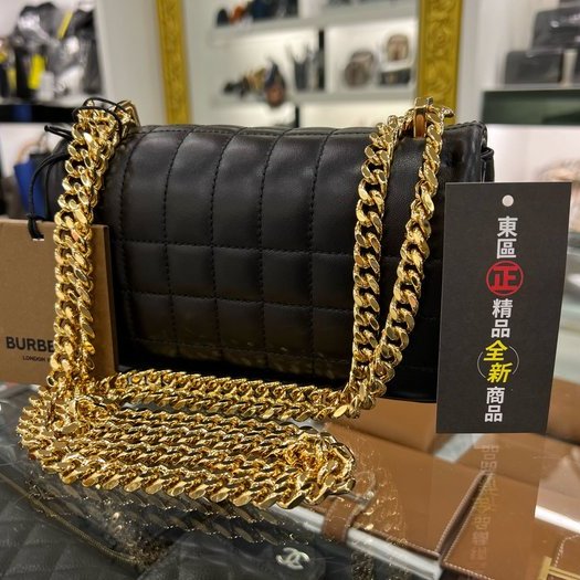 東區正精品㊣BURBERRY 80594921 LOLA 全新迷你黑色羊皮全皮車線TB金釦金鍊帶釦式翻蓋斜背包 RA1512-6