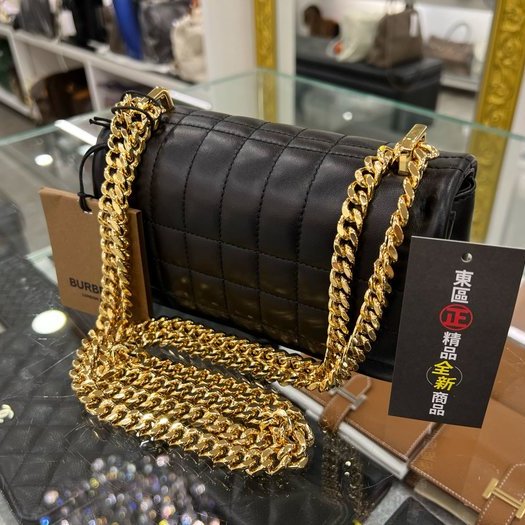東區正精品㊣BURBERRY 80594921 LOLA 全新迷你黑色羊皮全皮車線TB金釦金鍊帶釦式翻蓋斜背包 RA1512-7
