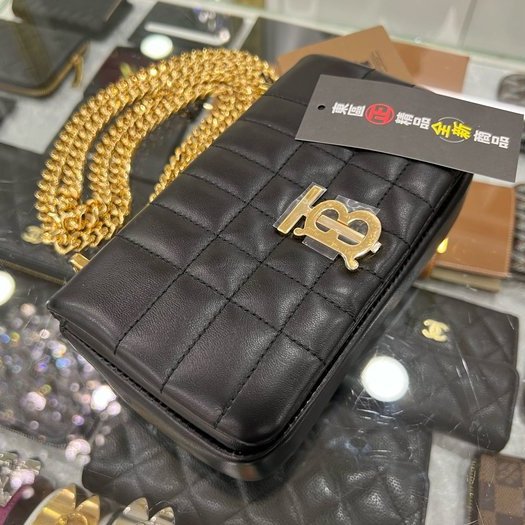 東區正精品㊣BURBERRY 80594921 LOLA 全新迷你黑色羊皮全皮車線TB金釦金鍊帶釦式翻蓋斜背包 RA1512-9