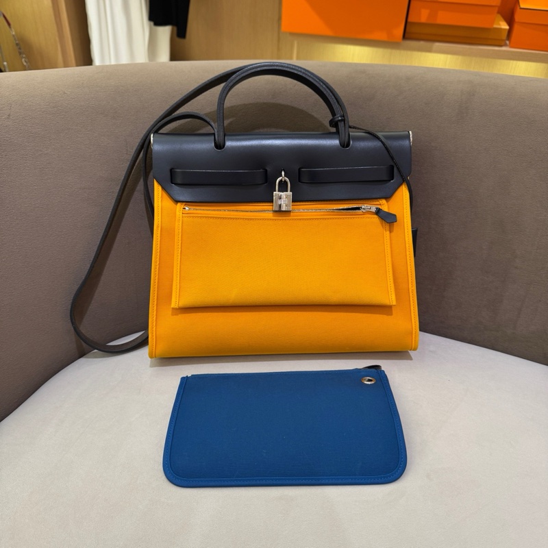 愛馬仕/Hermes  Herbag 31 姜黃色拼藏青色-1