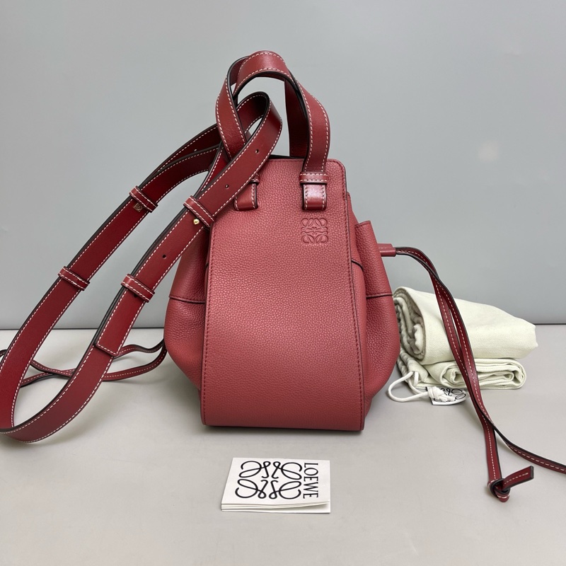 Loewe 羅意威 Hammock 牛皮荔枝紋吊床包-0
