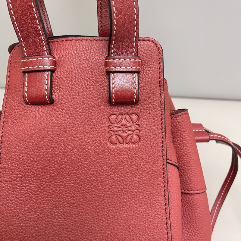 Loewe 羅意威 Hammock 牛皮荔枝紋吊床包-5