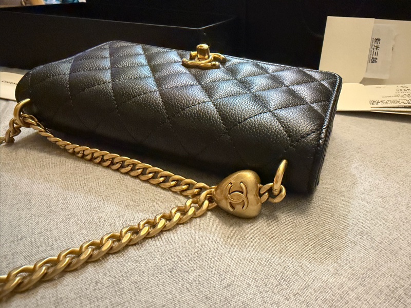 Chanel woc 荔枝牛皮愛心調節扣 金球黑色 便宜售-7