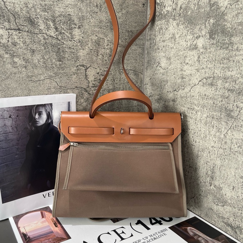 HERMES 愛馬仕 herbag zip 31 C刻烏木色 大象灰-1