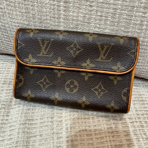 LV經典款 經典老花 小包 胸包 腰包 手拿包