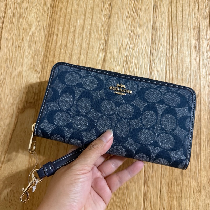全新未使用過Coach丹寧長夾-1