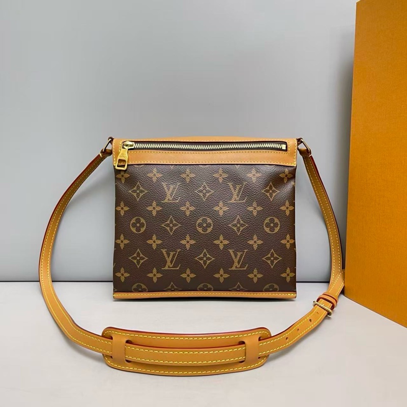 LouisVuitton路易威登Saumur系列老花小號雙子星尺寸22×20 附件盒子。-0