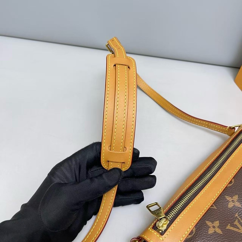 LouisVuitton路易威登Saumur系列老花小號雙子星尺寸22×20 附件盒子。-8