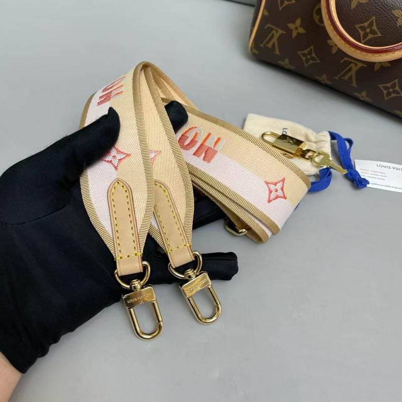 Louis Vuitton路易威登SPEEDY20 老花奶茶色肩帶枕頭包 芯片尺寸20×15 附件 肩帶 鎖頭鑰匙 塵袋 。-7