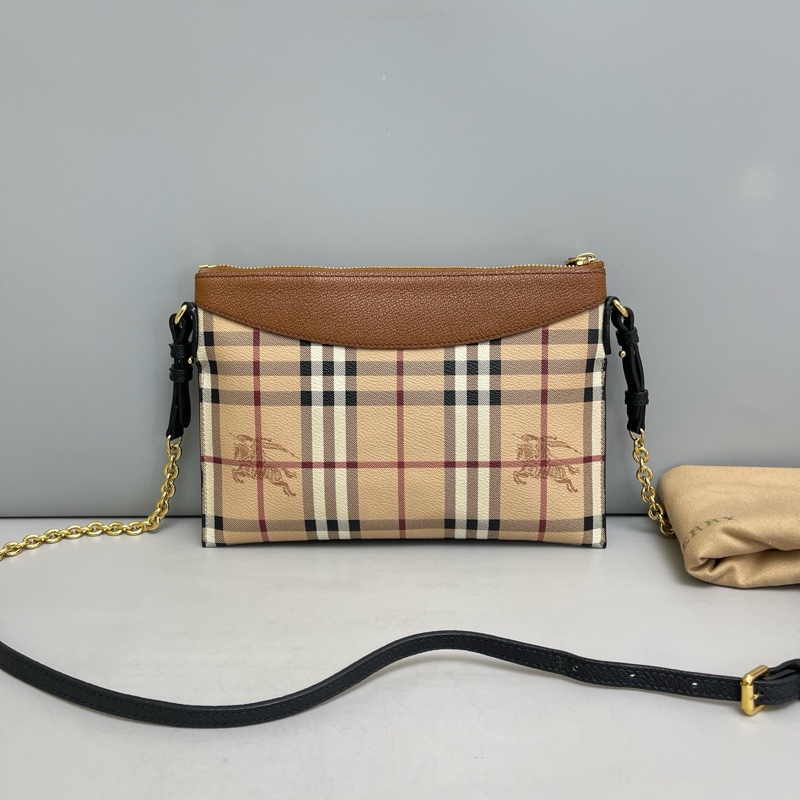 Burberry巴寶莉 格紋戰馬焦糖色信封包 尺寸25×17 附件塵袋-1