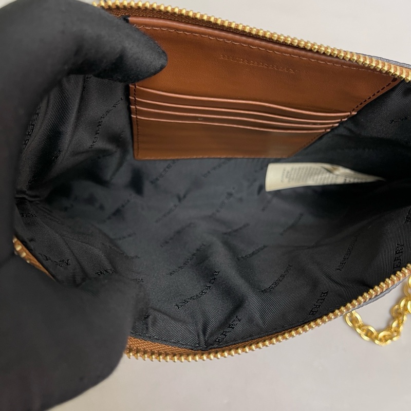 Burberry巴寶莉 格紋戰馬焦糖色信封包 尺寸25×17 附件塵袋-8