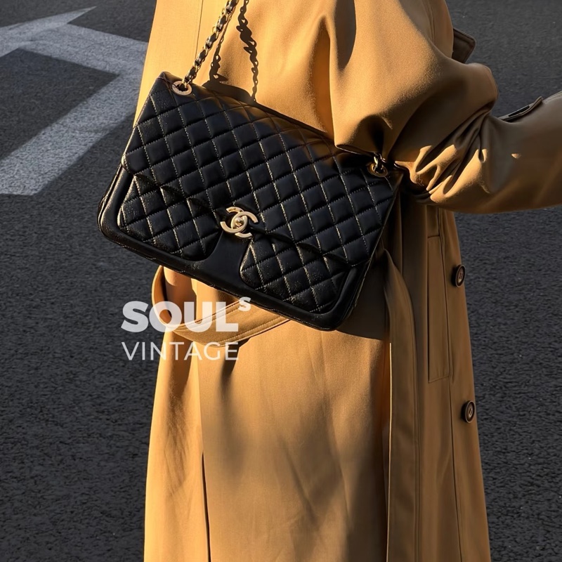 Chanel • 23k雙口袋黑金油臘羊皮機場包 大號 全新全配台灣購證✔️-0