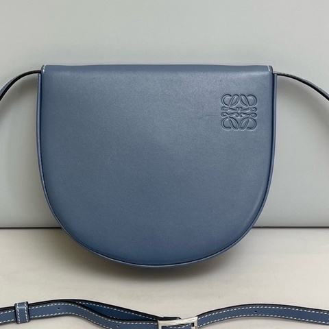 Loewe羅意威Heel霧霾藍全皮馬鞍包 尺寸18×15 附件：原肩帶。