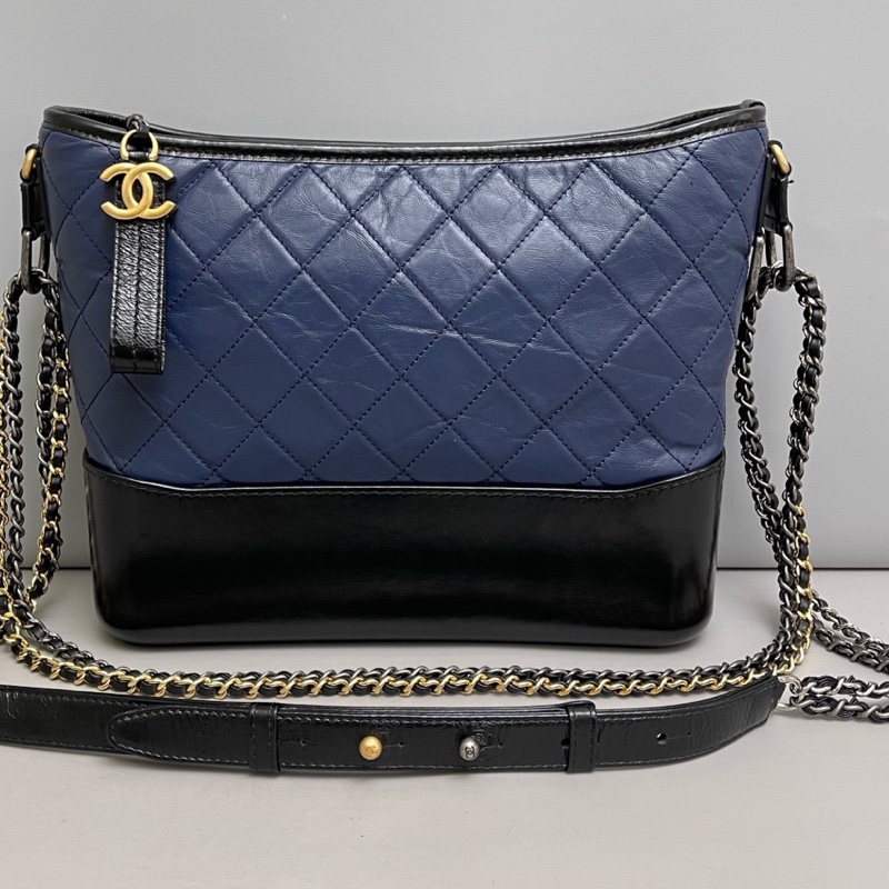 Chanel香奈兒 藍黑拼色全皮菱格中號流浪包尺寸 28×23 鐳射25 。-0