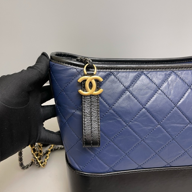 Chanel香奈兒 藍黑拼色全皮菱格中號流浪包尺寸 28×23 鐳射25 。-6