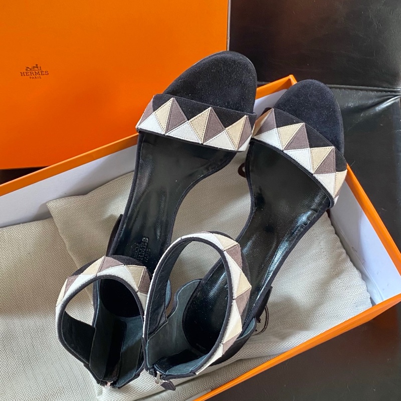 閒置新未使用hermes愛馬仕幾何拼色絨面粗跟涼鞋38碼-1