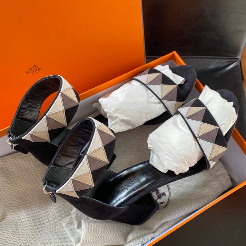 閒置新未使用hermes愛馬仕幾何拼色絨面粗跟涼鞋38碼-2