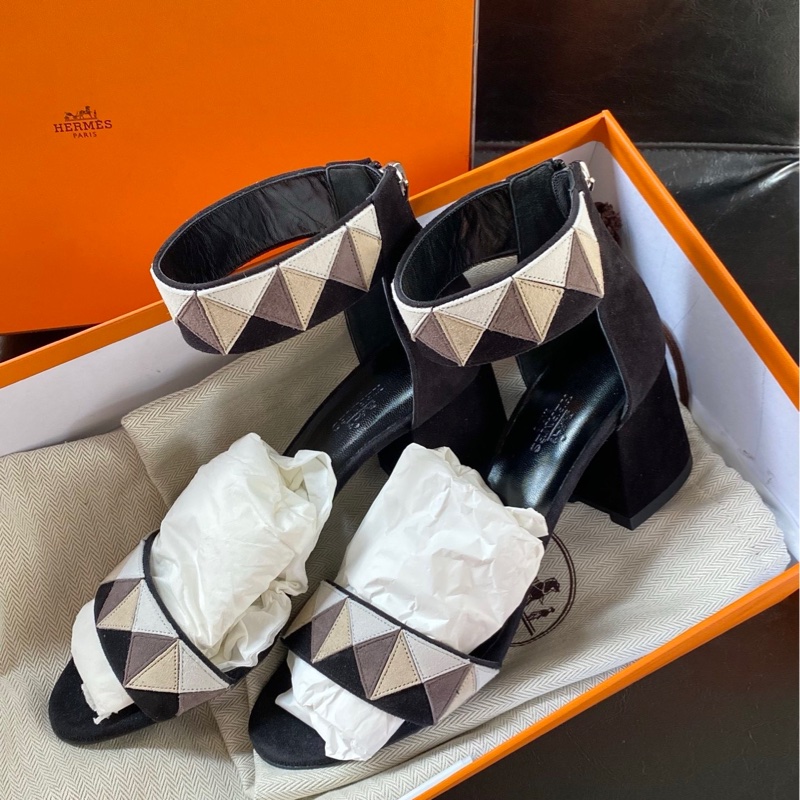 閒置新未使用hermes愛馬仕幾何拼色絨面粗跟涼鞋38碼-4