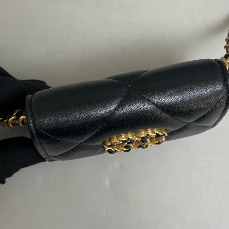 Chanel香奈兒19bag迷你黑金全皮鏈條包，尺寸10×8 鐳射31 附件卡-5