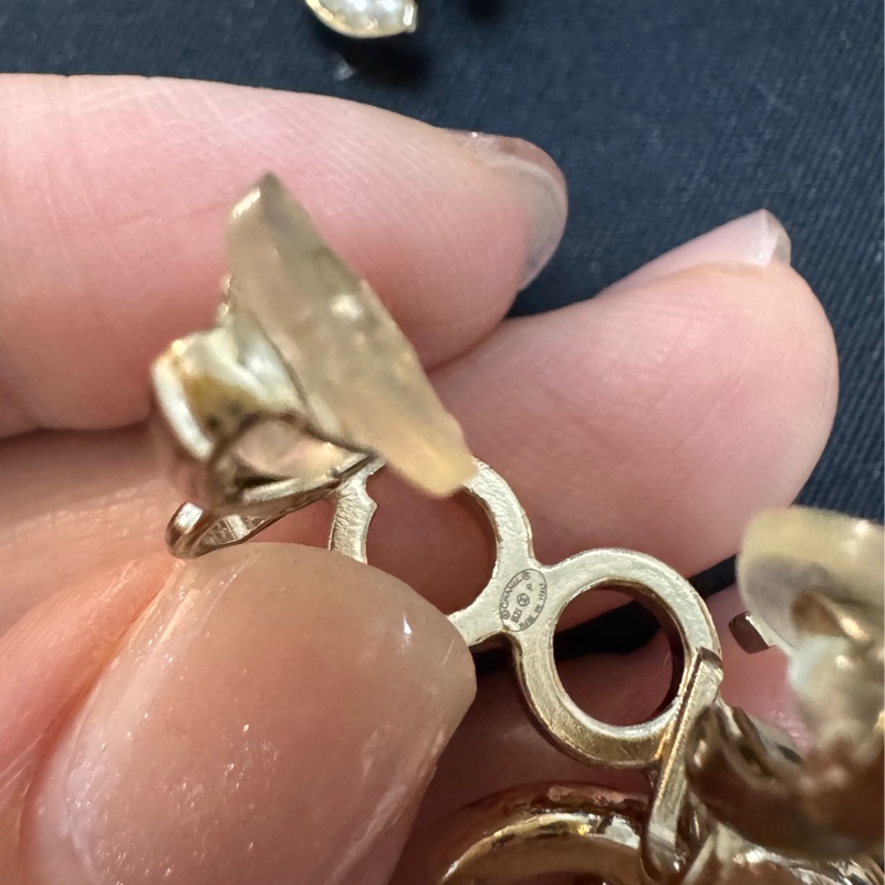 Chanel 金色 COCO 字母 垂吊 雙C 珍珠 夾式 耳環-7