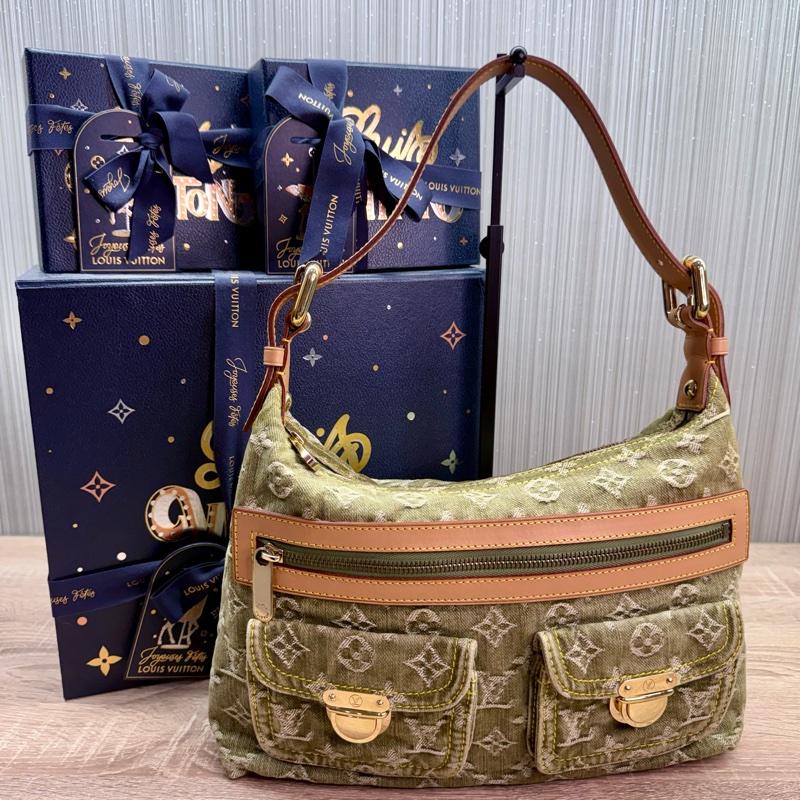 LV M95213 Baggy PM 稀有限量抹茶綠單寧牛仔曼哈頓釦肩背包-0