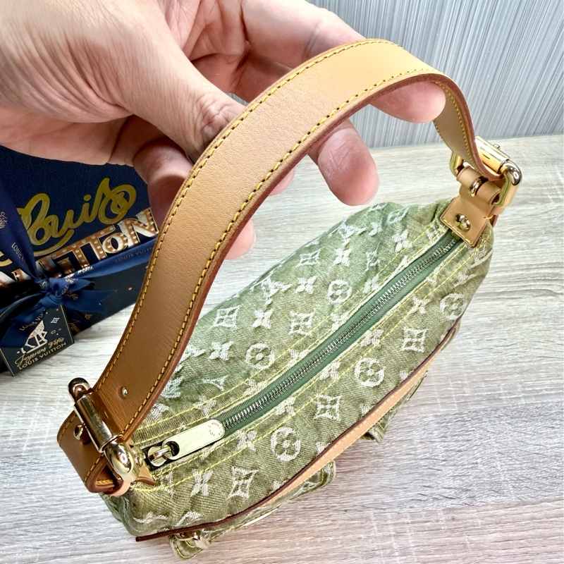 LV M95213 Baggy PM 稀有限量抹茶綠單寧牛仔曼哈頓釦肩背包-6