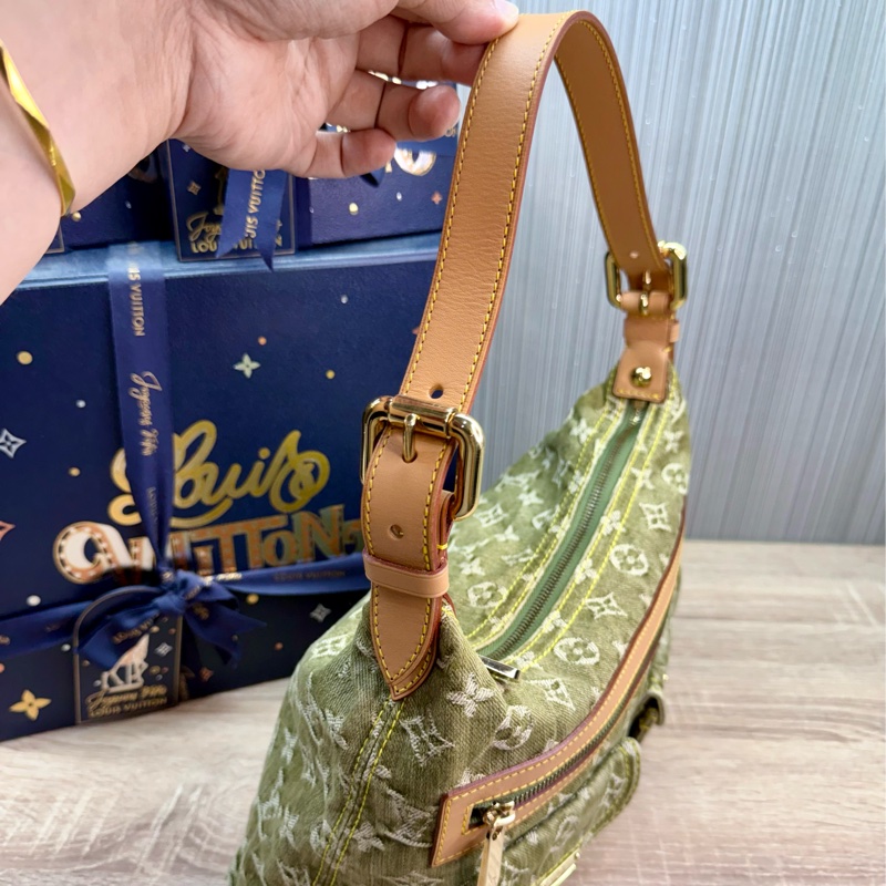 LV M95213 Baggy PM 稀有限量抹茶綠單寧牛仔曼哈頓釦肩背包-8