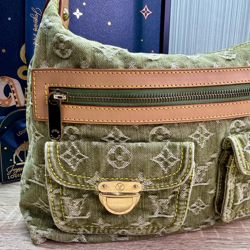 LV M95213 Baggy PM 稀有限量抹茶綠單寧牛仔曼哈頓釦肩背包-13