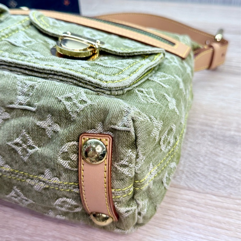 LV M95213 Baggy PM 稀有限量抹茶綠單寧牛仔曼哈頓釦肩背包-22