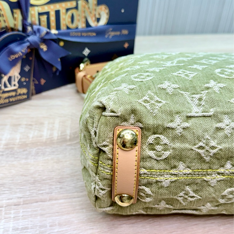 LV M95213 Baggy PM 稀有限量抹茶綠單寧牛仔曼哈頓釦肩背包-23