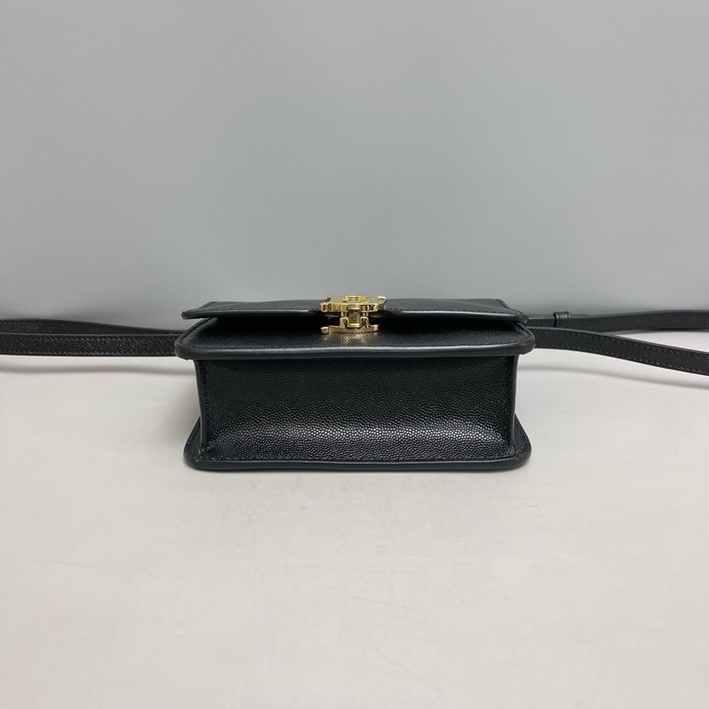 Burberry巴寶莉TB系列小號黑金魚子醬皮豆腐包 尺寸17×13。-4