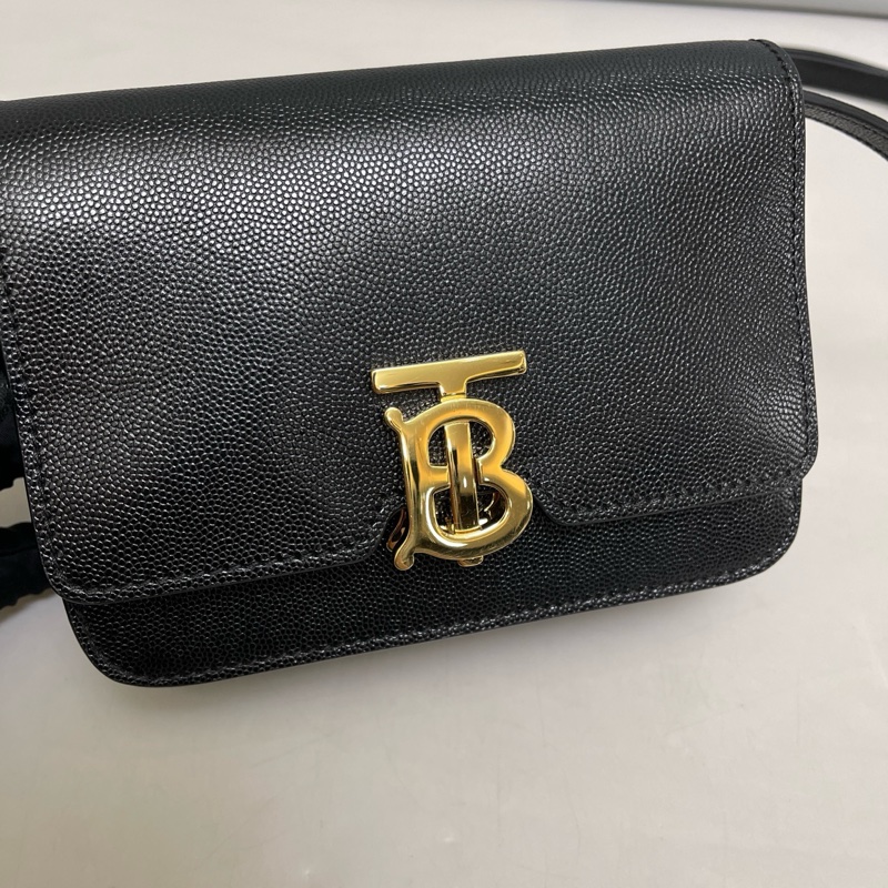 Burberry巴寶莉TB系列小號黑金魚子醬皮豆腐包 尺寸17×13。-6