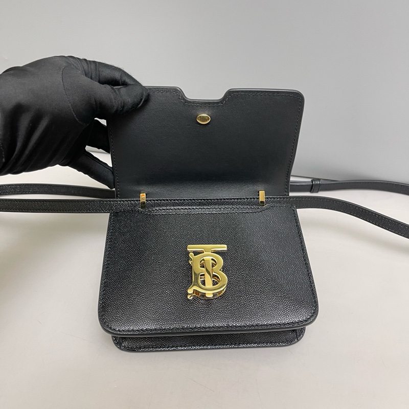 Burberry巴寶莉TB系列小號黑金魚子醬皮豆腐包 尺寸17×13。-7
