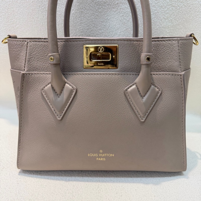 LV 灰色月光精靈 On my side 手拎肩背包 XC395-1