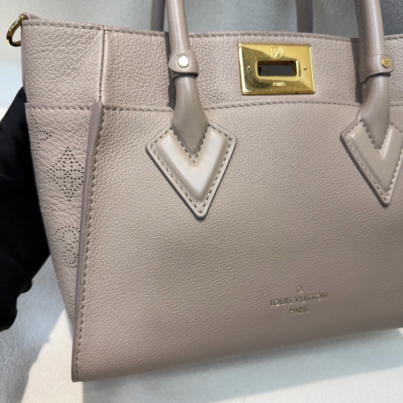 LV 灰色月光精靈 On my side 手拎肩背包 XC395-2