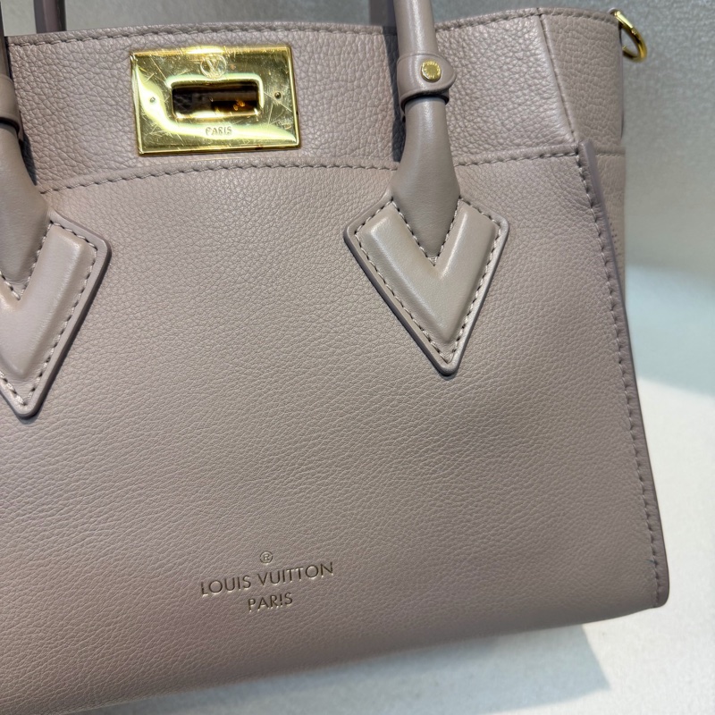 LV 灰色月光精靈 On my side 手拎肩背包 XC395-3