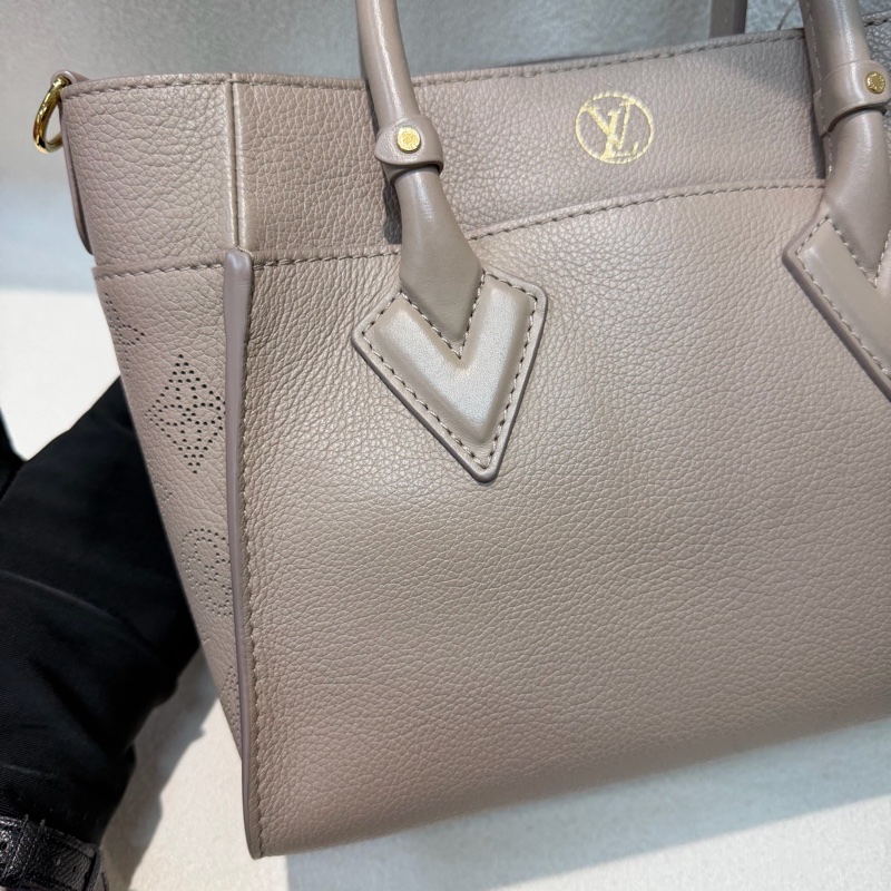 LV 灰色月光精靈 On my side 手拎肩背包 XC395-5