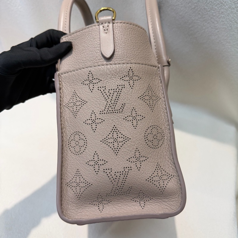 LV 灰色月光精靈 On my side 手拎肩背包 XC395-7