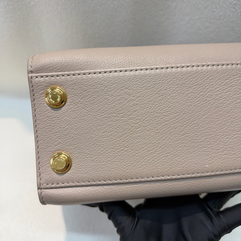 LV 灰色月光精靈 On my side 手拎肩背包 XC395-10