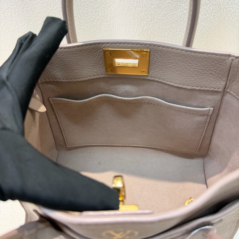 LV 灰色月光精靈 On my side 手拎肩背包 XC395-18