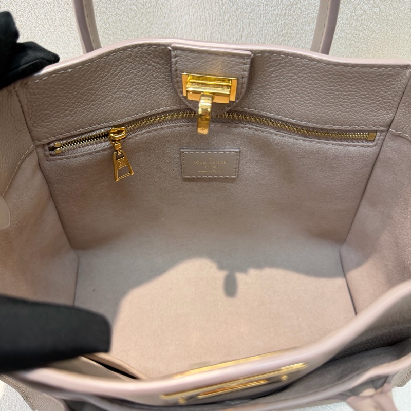 LV 灰色月光精靈 On my side 手拎肩背包 XC395-19