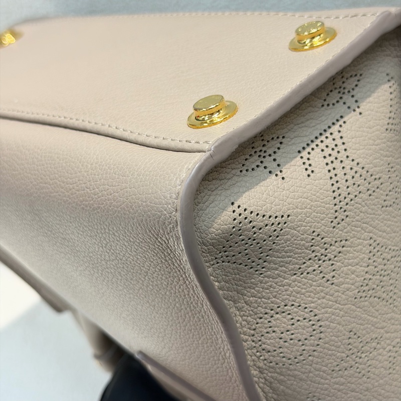 LV 灰色月光精靈 On my side 手拎肩背包 XC395-46