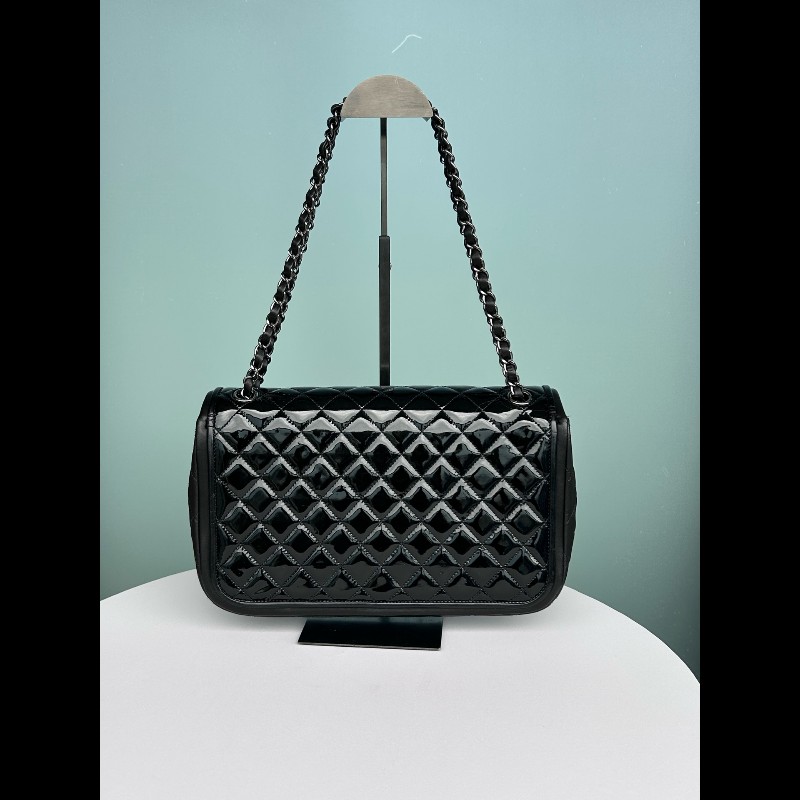 Chanel香奈兒黑色漆皮拼羊皮CF-3