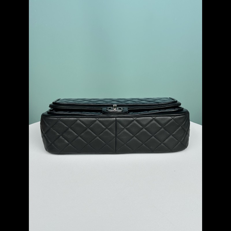 Chanel香奈兒黑色漆皮拼羊皮CF-4