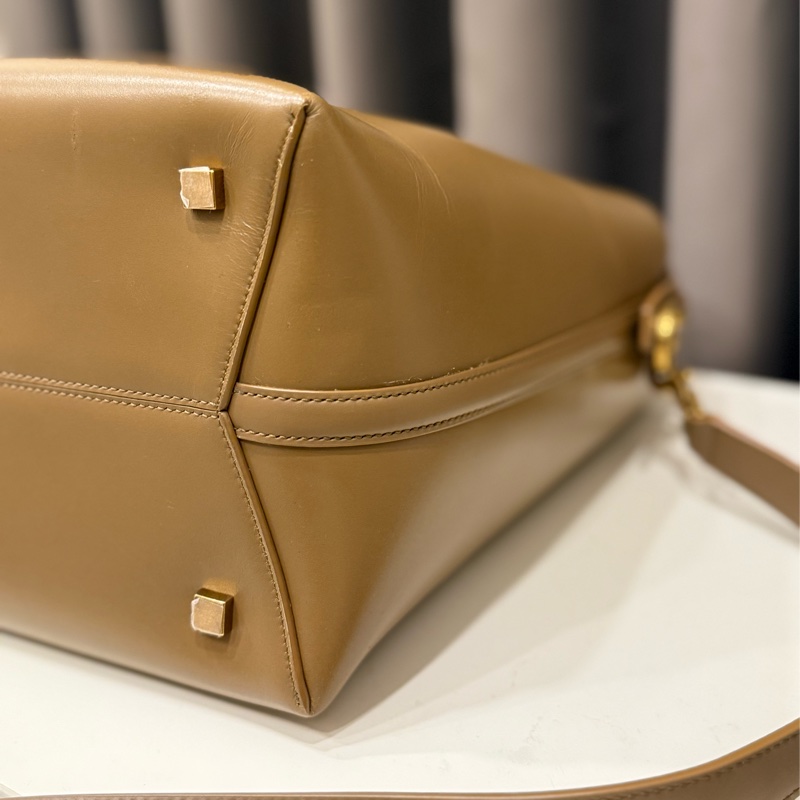 YSL Saint Laurent LE 37 YSL大款 滑面小牛皮斜背/手提水桶包-4