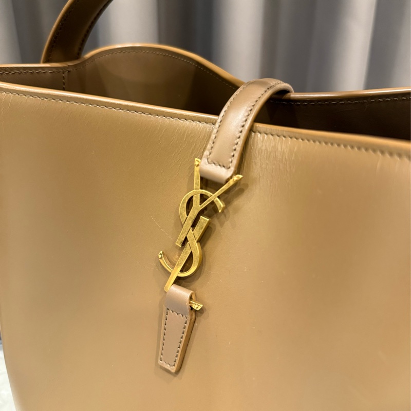 YSL Saint Laurent LE 37 YSL大款 滑面小牛皮斜背/手提水桶包-9